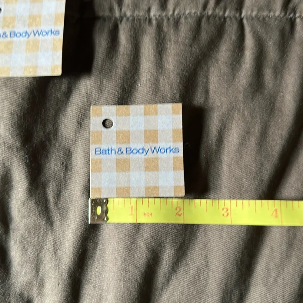 Bath & Body Works white gingham small